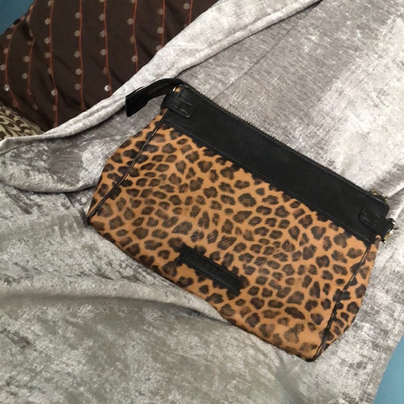 Clutch - Picture 2 of 4